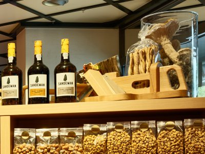 Weine und weitere Feinkostartikel im Hotz Schlemmerland